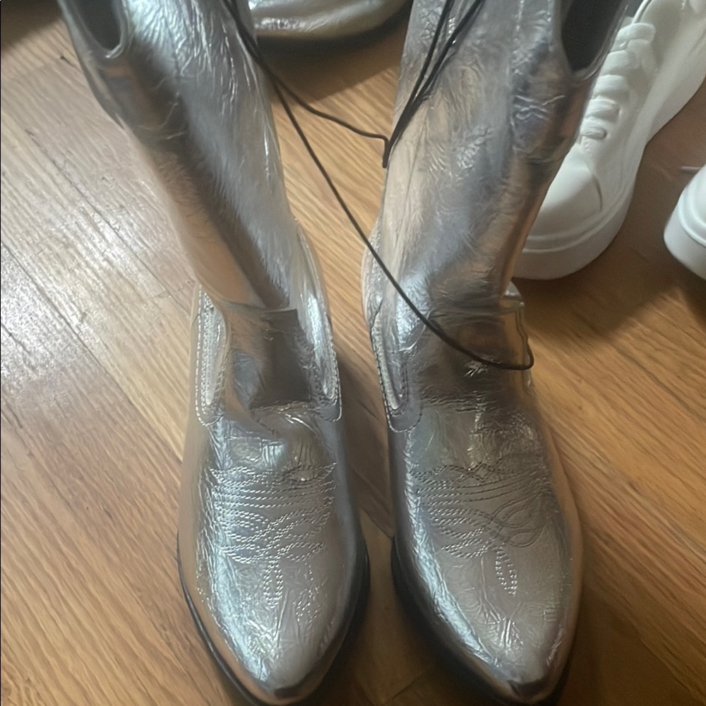 Arizona Love Silver Ankle Boots